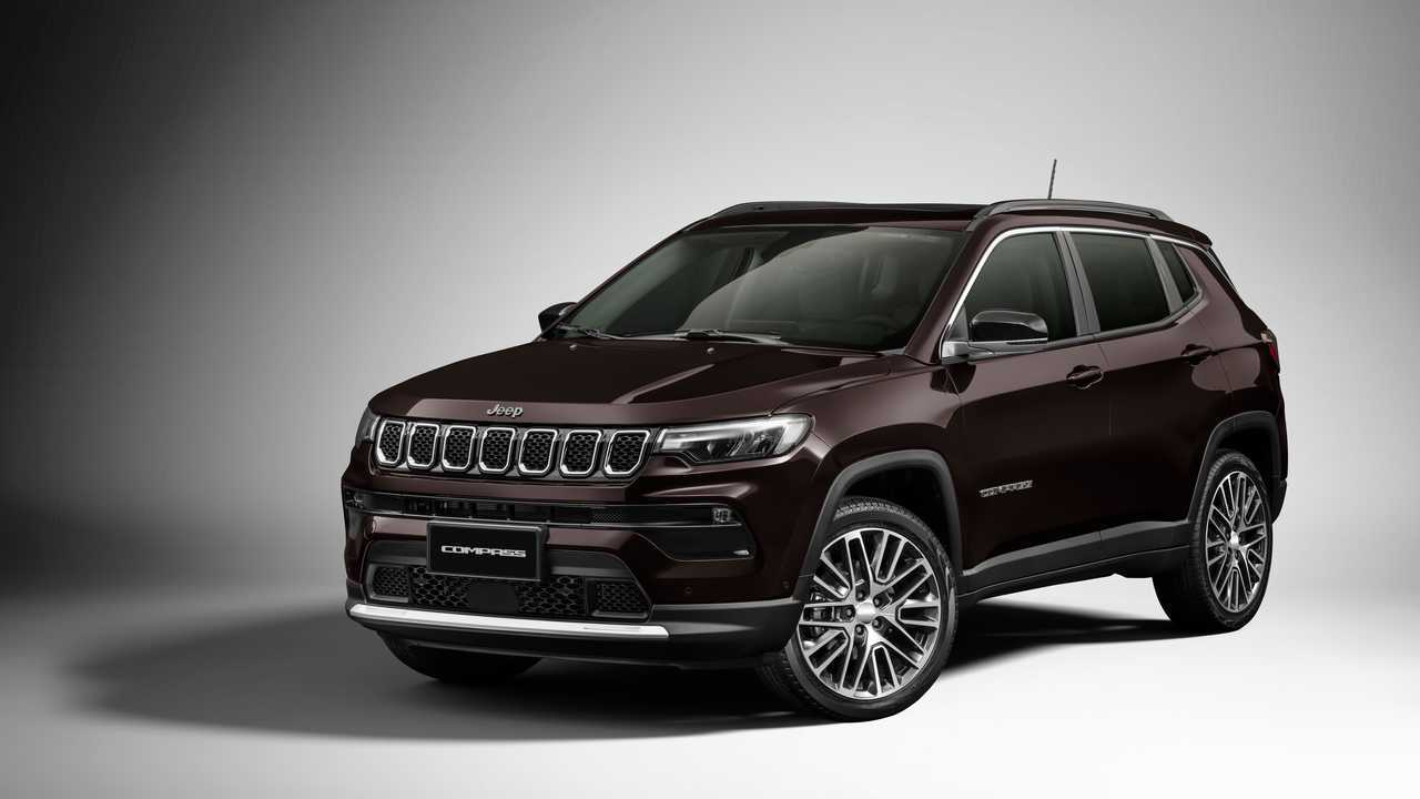 Jeep Compass (2022) в три четверти спереди