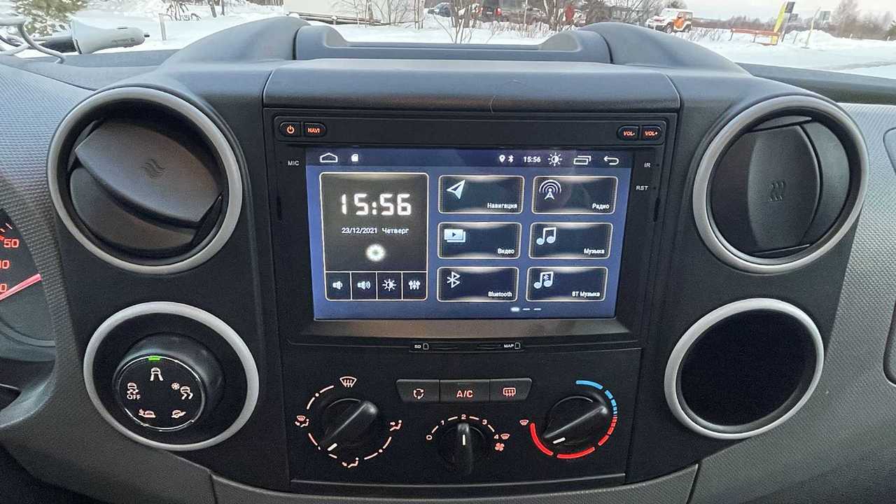 Opel Combo Life, центральная консоль