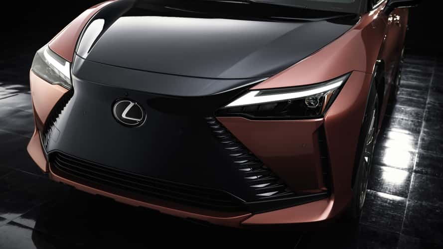 Lexus presenterà a Tokyo la prima auto elettrica del futuro