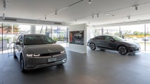 Foto - Hyundai Autosantoro, punti di ricarica elettrica
