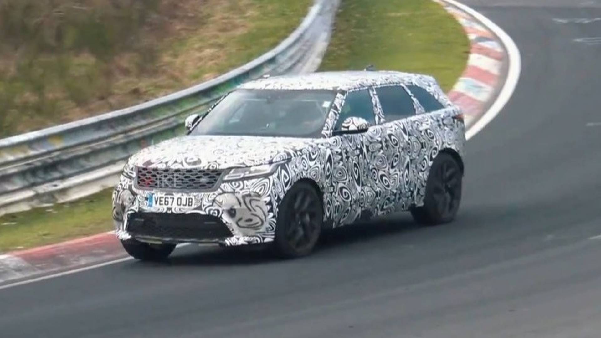 Range Rover Velar Racing Car VIDÉO - Le Range Rover Velar SVR sur le circuit du Nürburgring