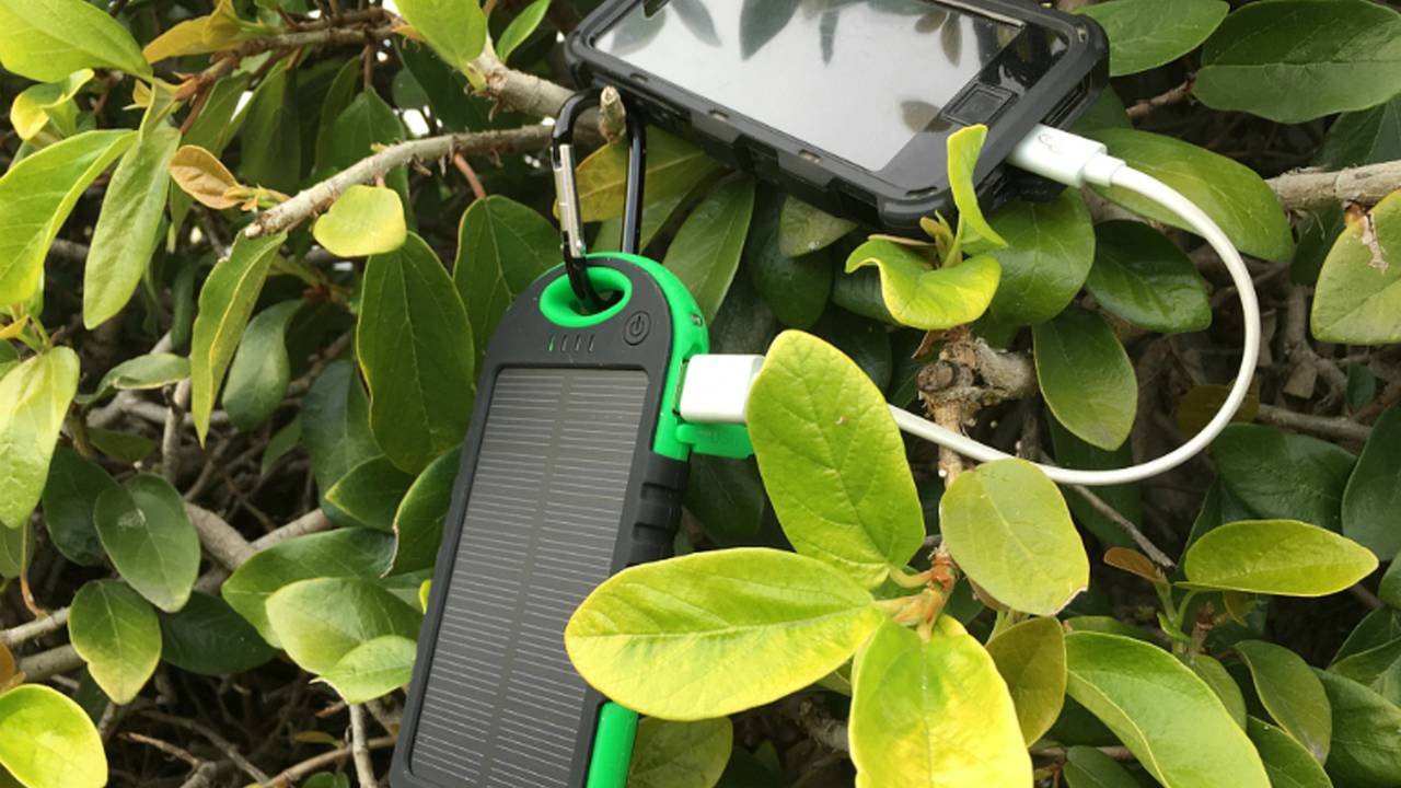 Here Comes the Sun: Bracketron Xolar5000 Sport Solar Battery Pack — Review