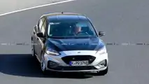 Ford Focus ST spy photo