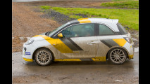 Adam als Rallye-Flitzer