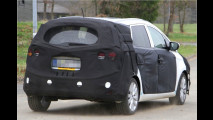 Kia Rondo als Erlkönig