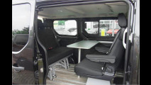 Business-Bus mit Blitz