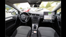 Dieser VW parkt sich selbt