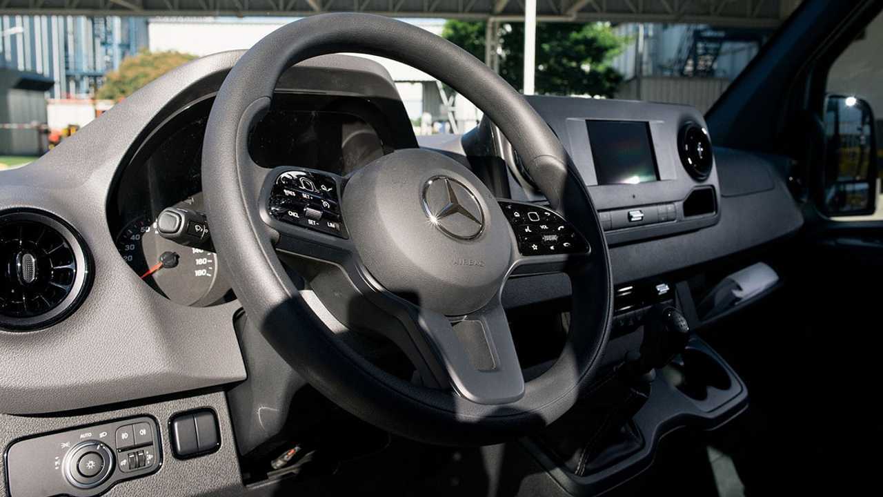 Lanzamiento: Mercedes-Benz Sprinter (para Licencia de Conducir B1)
