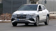 Mercedes-Benz EQA Hafif Kamuflajlı Casus Fotoğrafları
