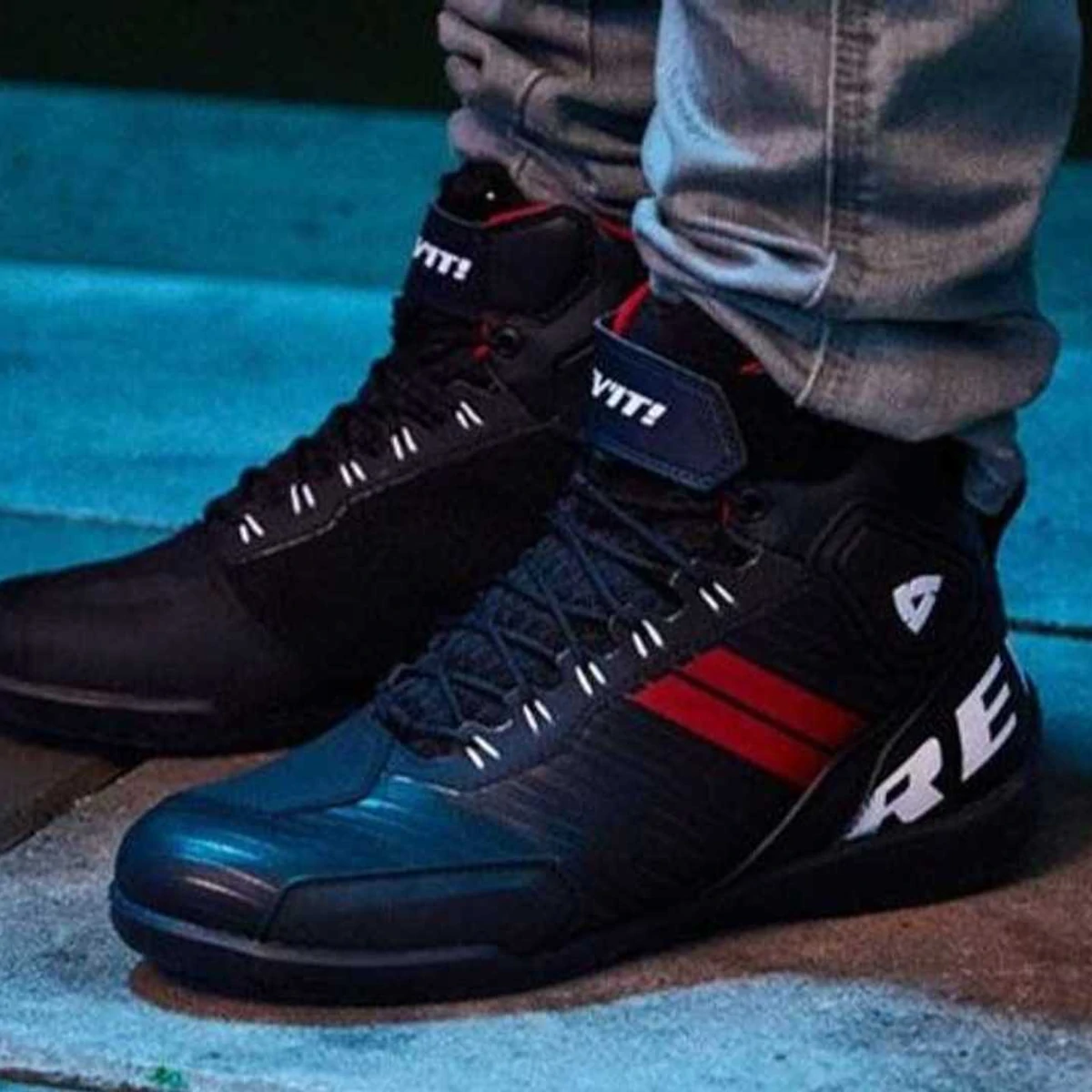 REV'IT! Launches Casual And Sporty G-Force Shoes