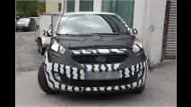 Erwischt: Kia-Minivan
