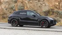 2018 Porsche Macan facelift spy photo