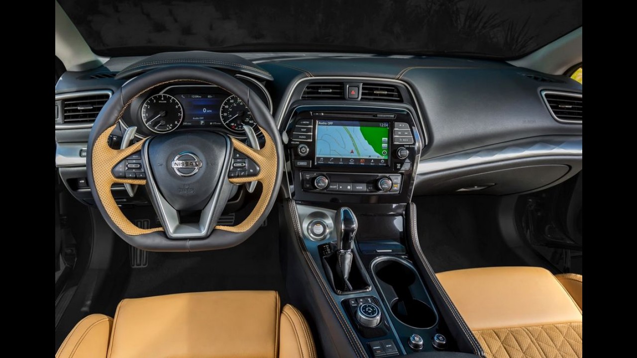 Recém-transformado, o belo Nissan Maxima quase saiu de linha em 2011