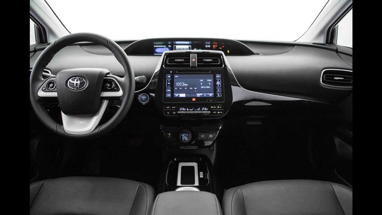 Toyota faz recall de três unidades do Prius no Brasil por problema no airbag