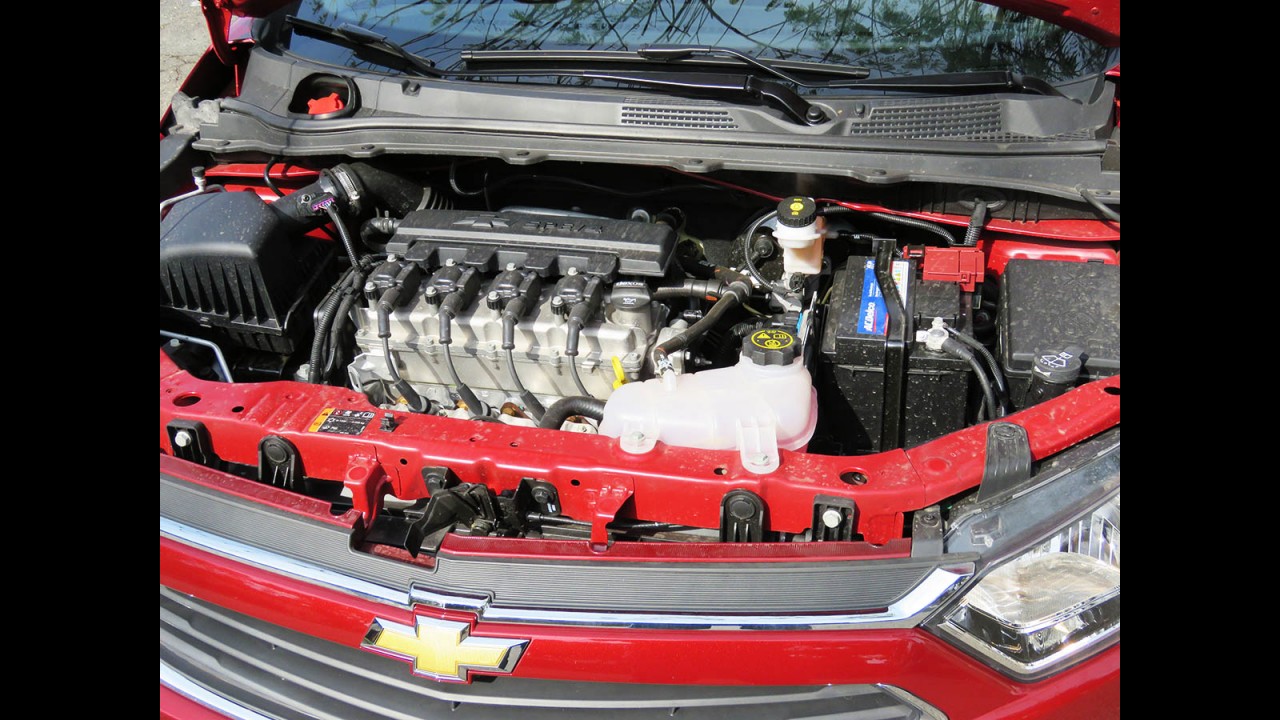 Teste CARPLACE: Novo Prisma LTZ 1.4 desafia a teoria do cobertor curto