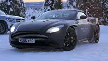 2018 Aston Martin DB11 Volante casus fotoğrafları