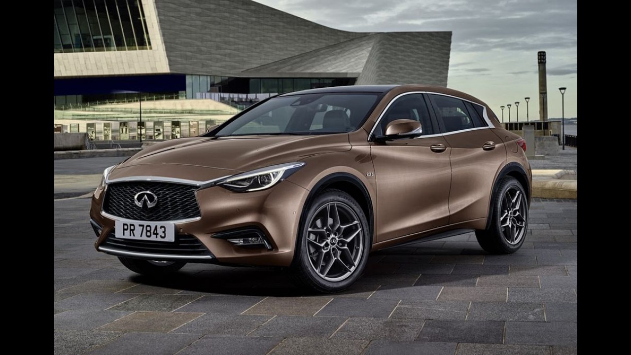 Veja as primeiras fotos internas do novo Infiniti Q30, rival de Série 1 e A3
