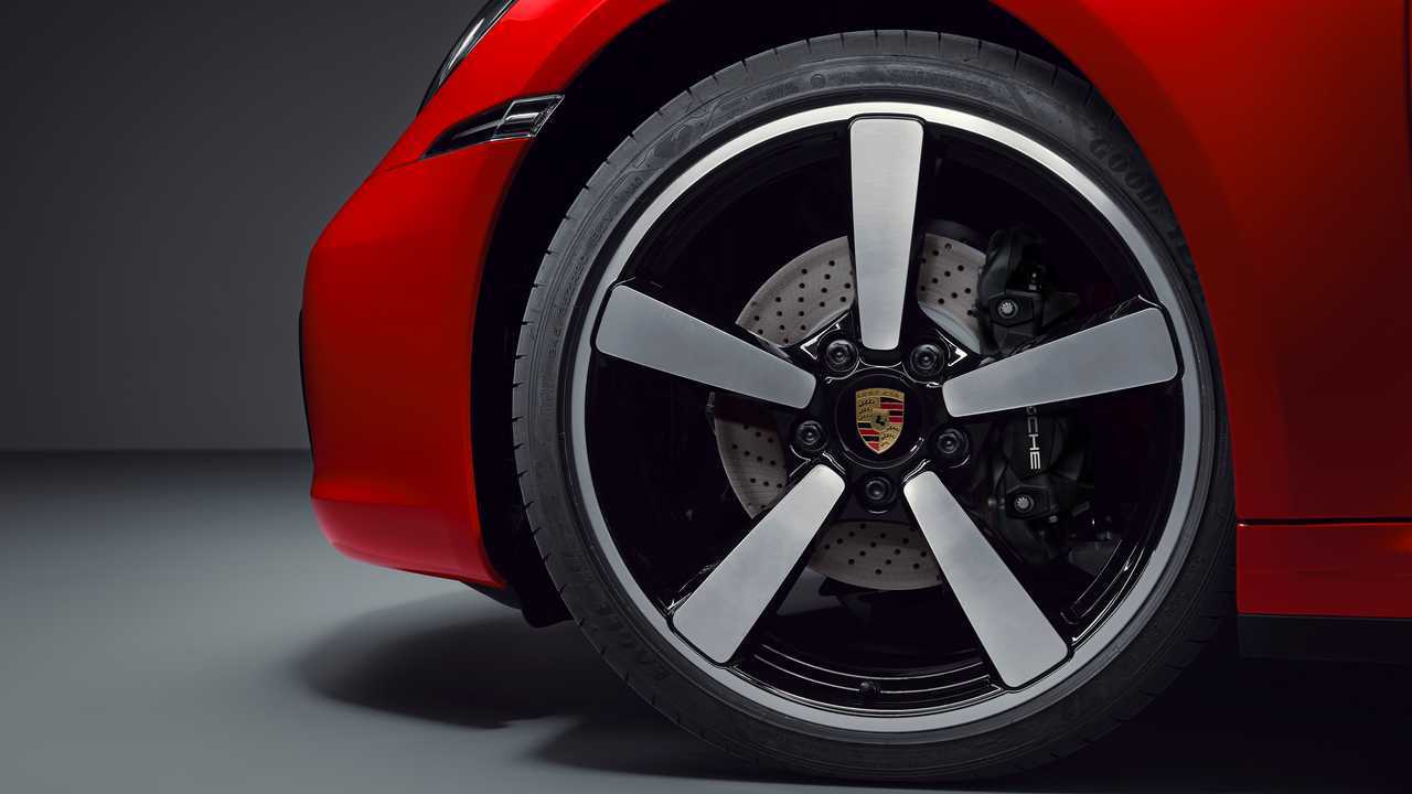 Новое поколение Porsche 911 Targa 4 и Targa 4S (2020)