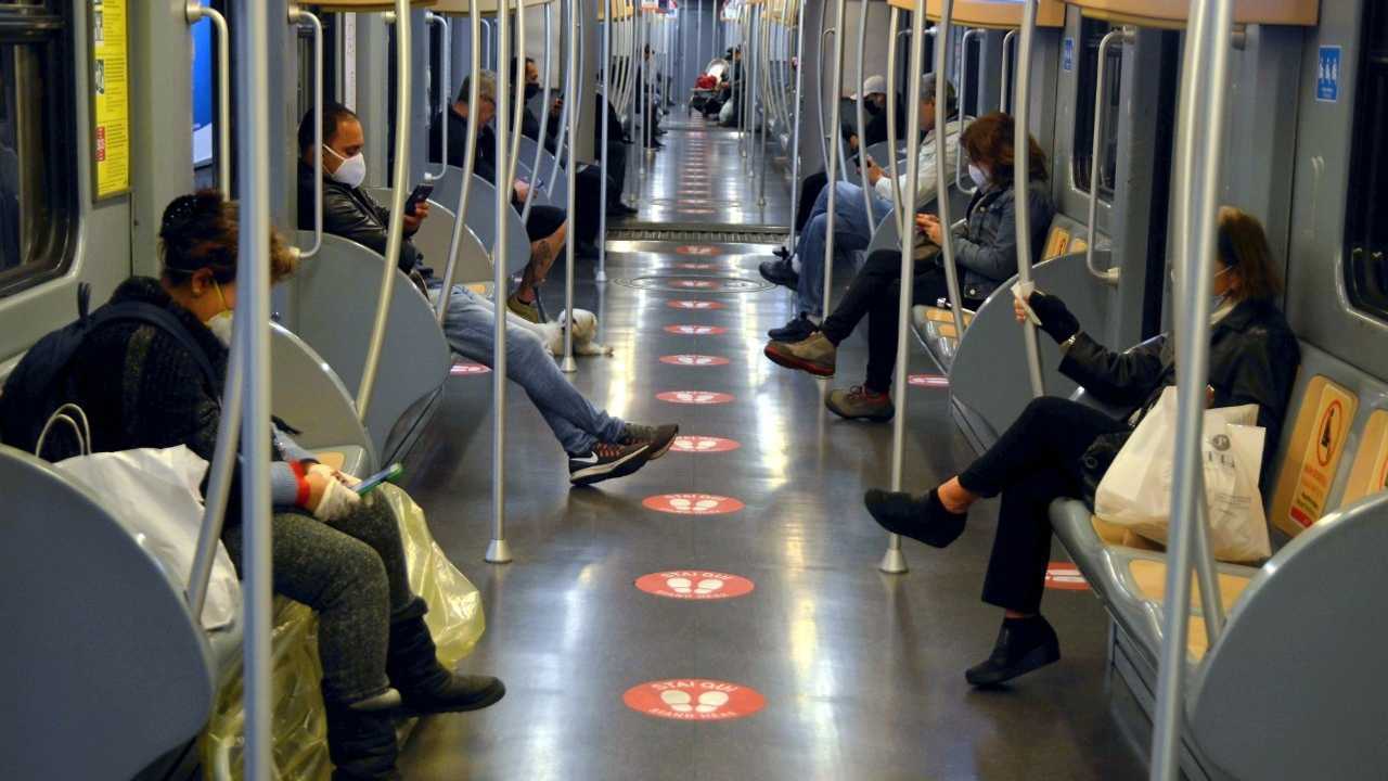 Fase 2 e trasporto pubblico, le regole da seguire su autobus e metro