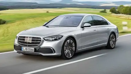21 Mercedes S Class Shows Exterior Design Interior Tech On Camera