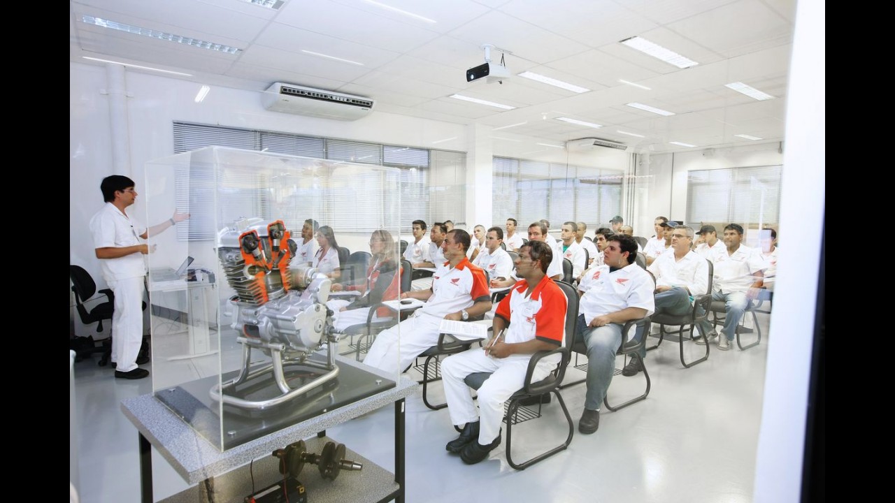 Conheça um pouco da fábrica da Honda Automóveis do Brasil