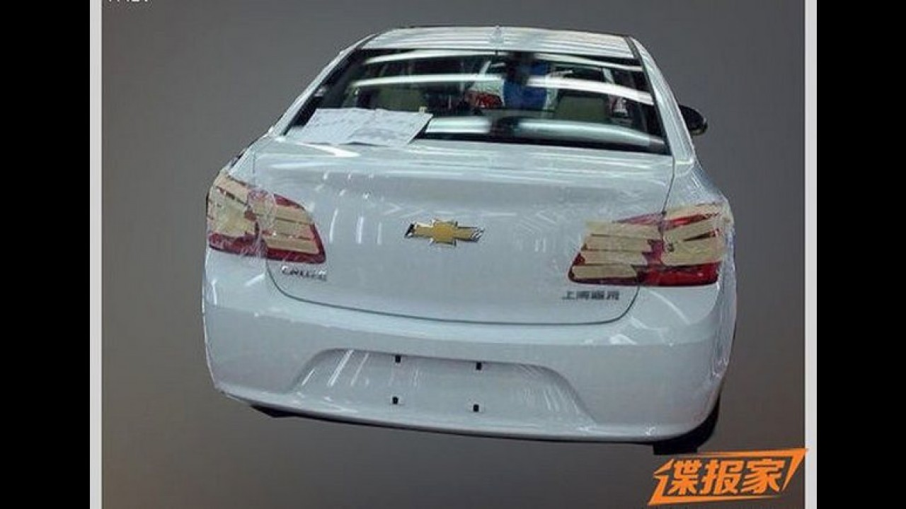 Chevrolet Cruze reestilizado é flagrado novamente na China