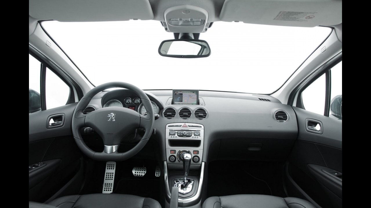 Peugeot 308 Feline THP (Turbo) chega ao Brasil - Preço será revelado no Salão do Automóvel