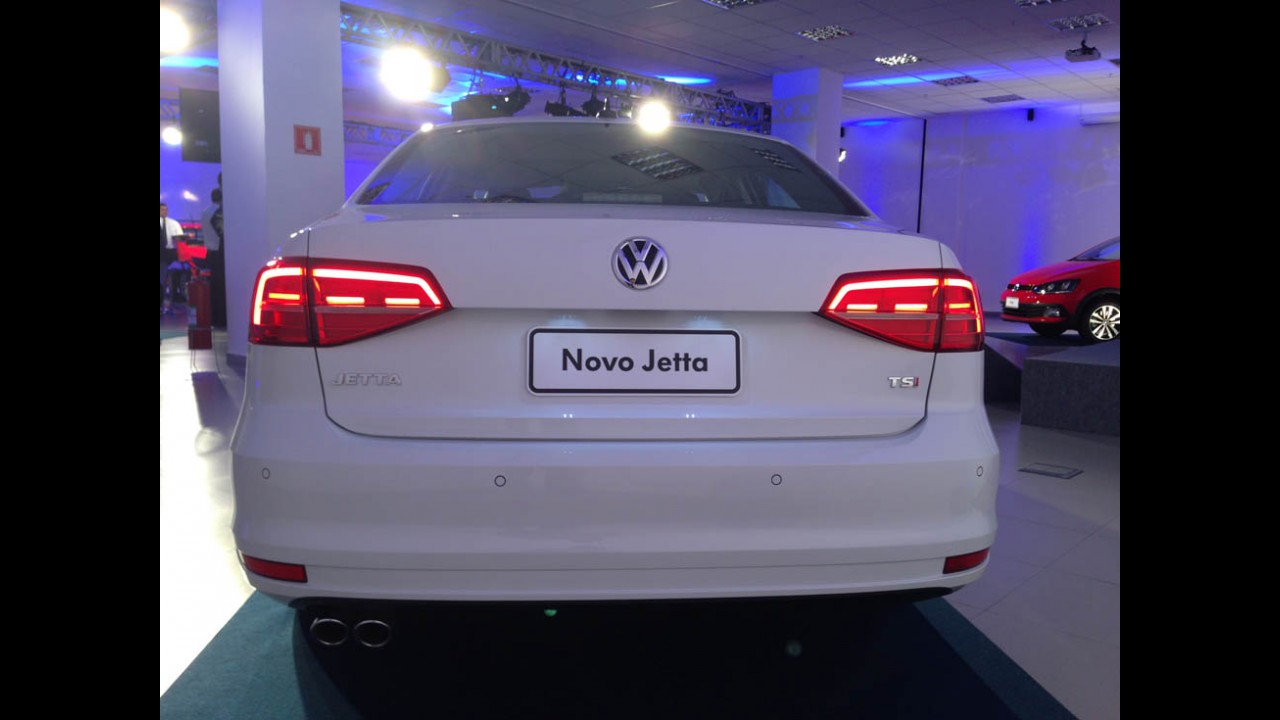 Novo Jetta 2015, que será feito no Brasil, muda mais fora do que dentro