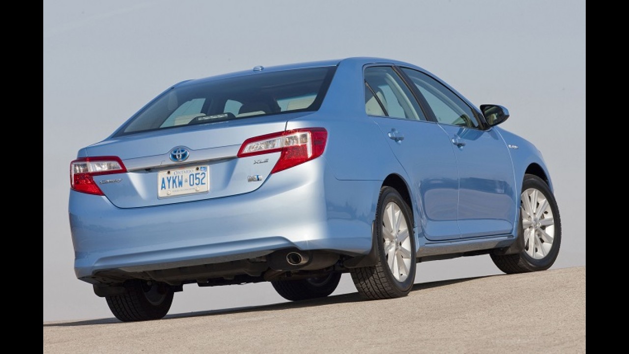 Face-lift de urgência: Toyota planeja fazer mudanças no Camry já em 2014