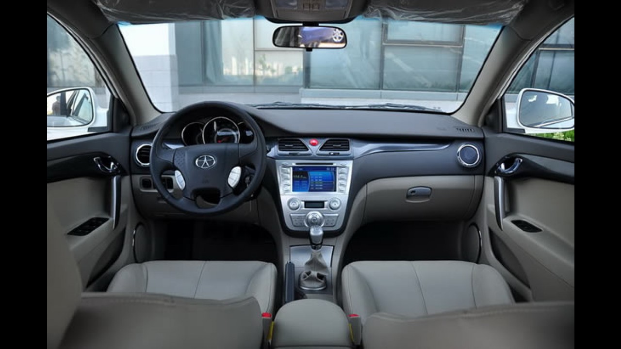 Os chineses da JAC Motors estão chegando - Veja detalhes em fotos do J5 Sedan e J6 Minivan