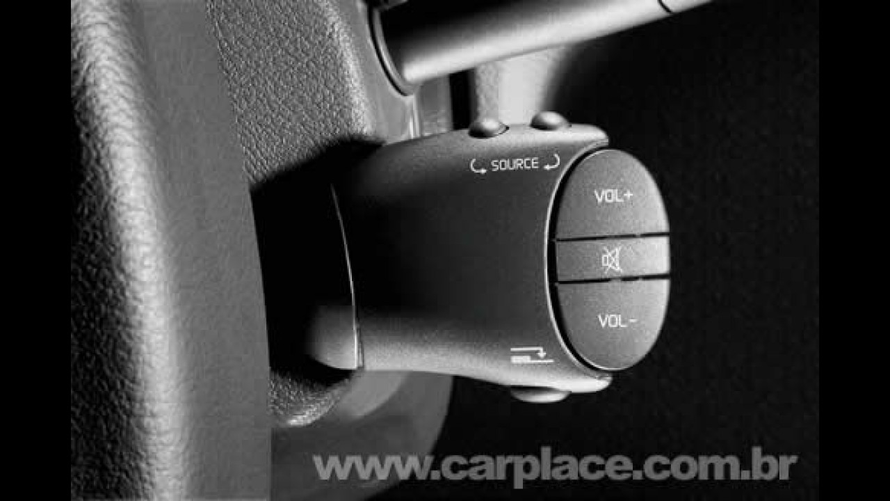Renault Clio Get Up - Série traz MP3 Player e rodas de liga leve por 26.990
