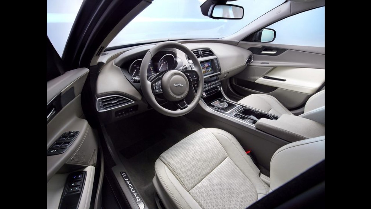 Jaguar divulga detalhes e fotos do XE, que pode ser produzido no Brasil