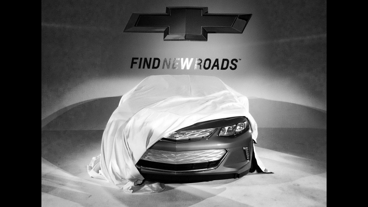 Por partes... Chevrolet levanta capa e mostra dianteira da nova geração do Volt