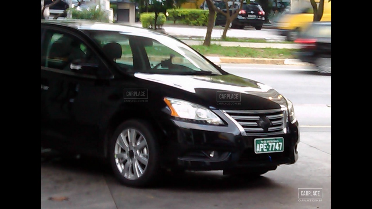 Flagra! Novo Sentra mantém motor e chega no segundo semestre