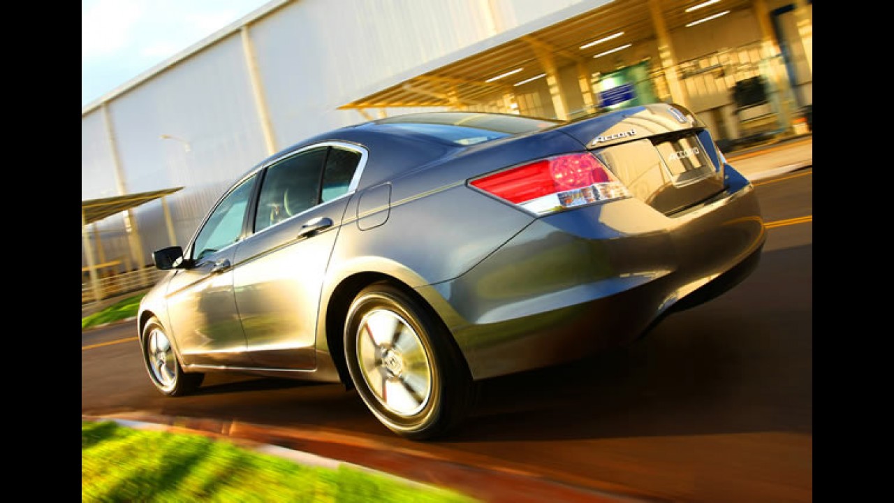 Linha Honda Accord 2010 chega às lojas com nova versão EX 2.0