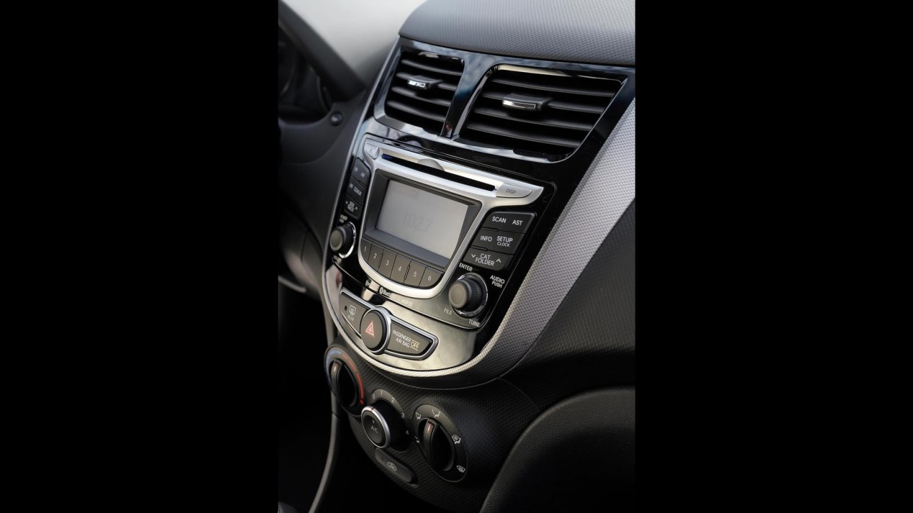 Hyundai divulga imagens e detalhes Accent 2012 para os EUA - Preços começam em US$ 12.445