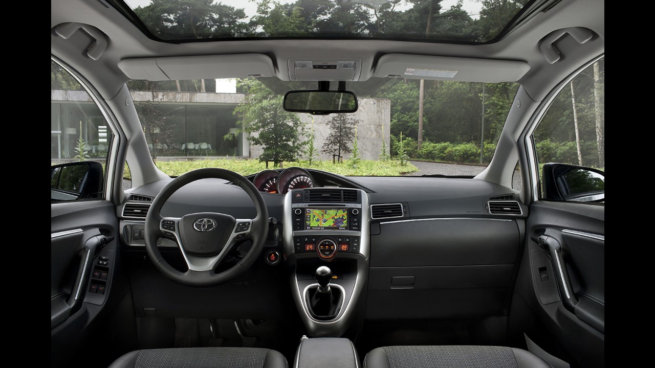 Toyota Verso 2013 reestilizado tem imagens divulgadas