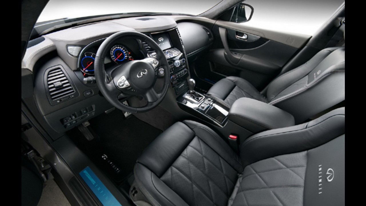 Infiniti EX37 e FX37 ganham pacote de alterações no acabamento interno