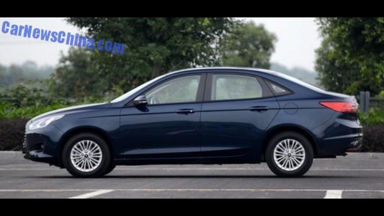 Novo Ford Escort chega ao mercado chinês por R$ 37 mil