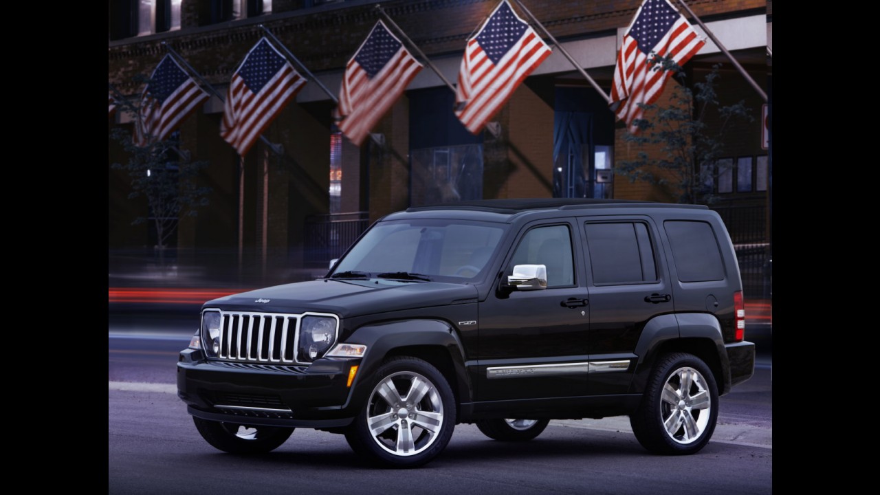 Dodge Dart, Chrysler 200 e próximo Jeep Liberty terão câmbio de nove marchas