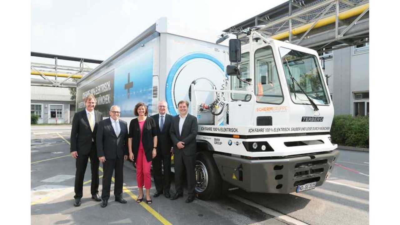 BMW, Scherm Put 40 Ton Electric Truck Into Service