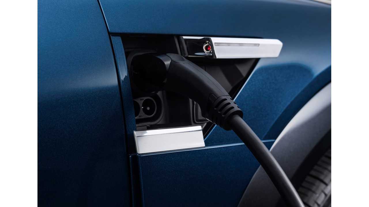 Audi e-tron quattro concept - charging inlet CCS Combo
