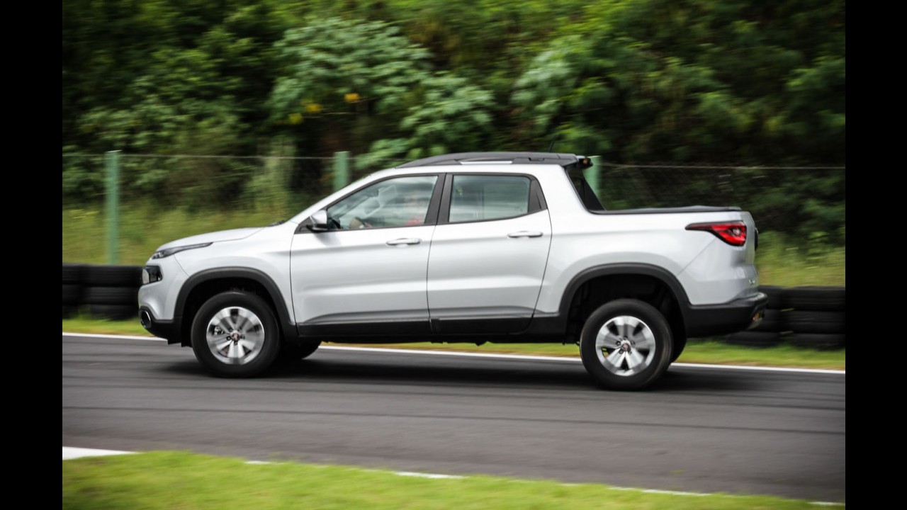 Teste CARPLACE: Afinal, como anda (e quanto bebe) a Fiat Toro 1.8 Flex?