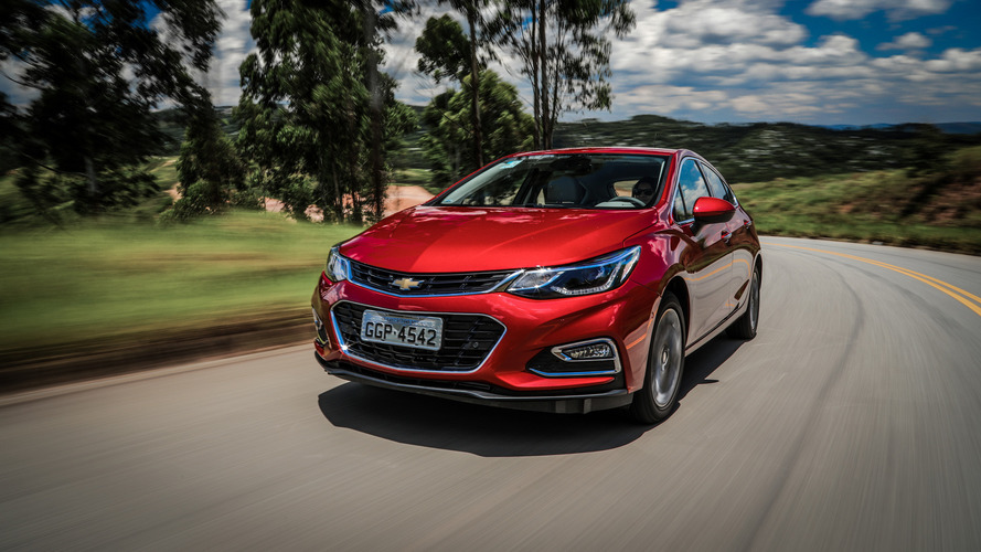 Hatches médios em julho – Cruze Sport6 quase bate 50% do segmento