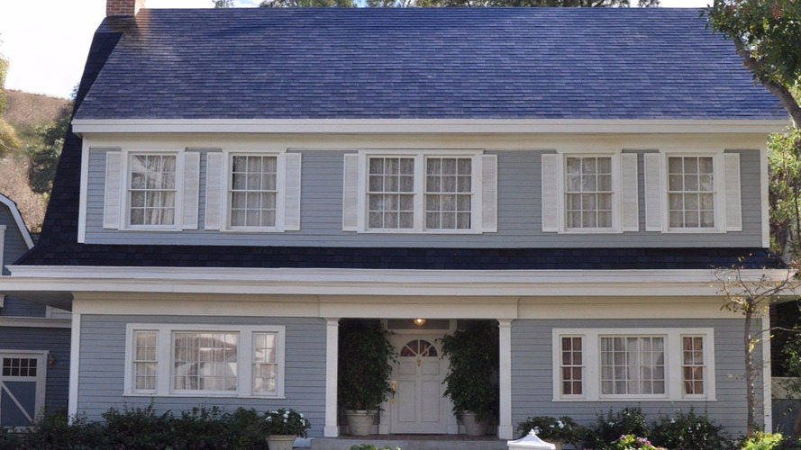 Tesla solar panel roof tile