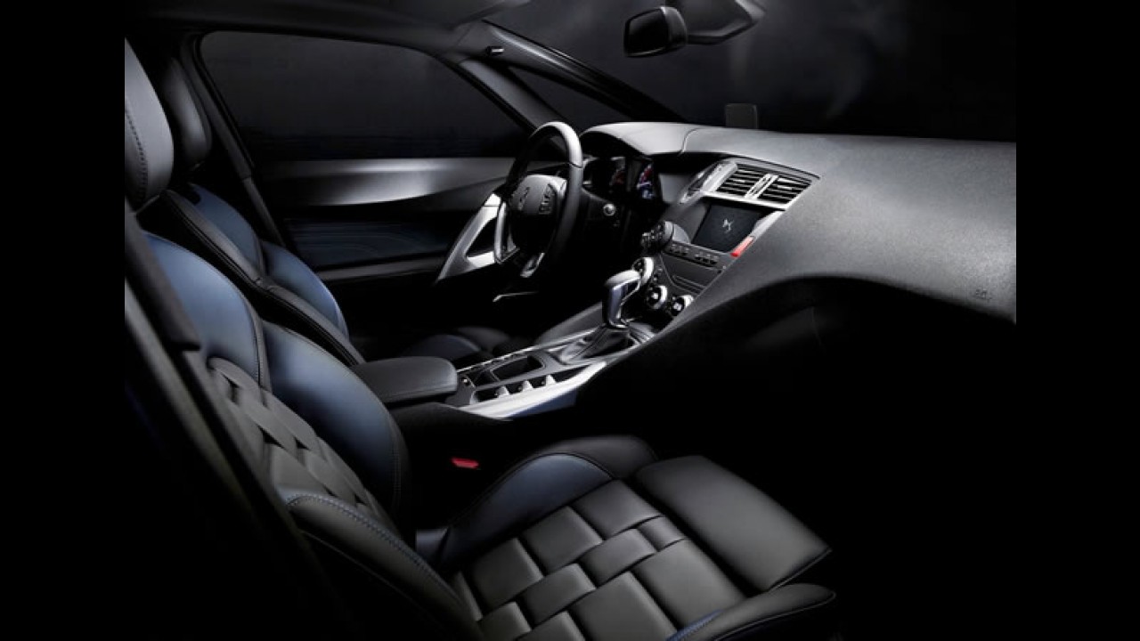 DS5 2016 ganha motor 1.6 turbo de 210 cv e tapa no visual