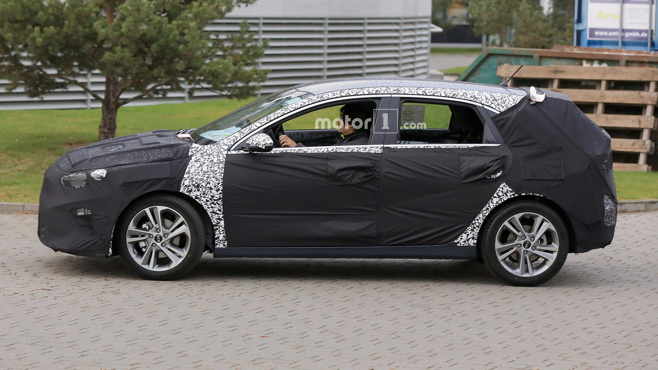 2018 Kia cee'd spy photo