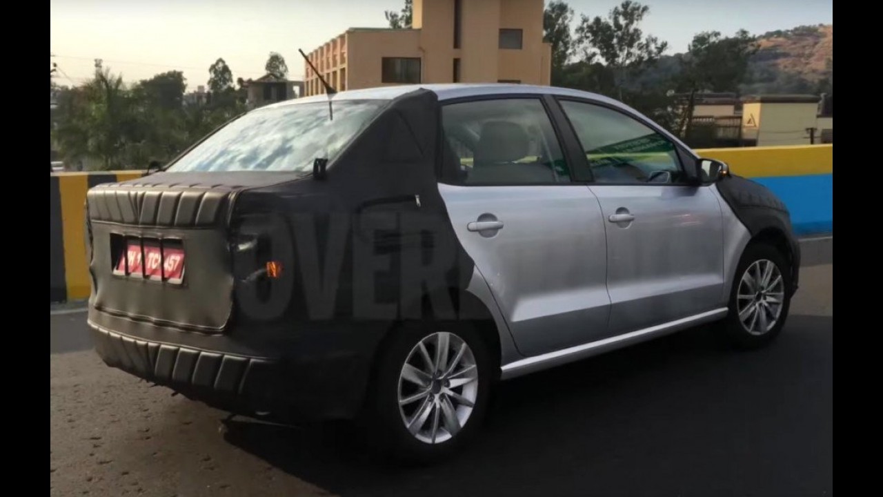 Flagra: Volkswagen Ameo aparece "limpo" pela primeira vez