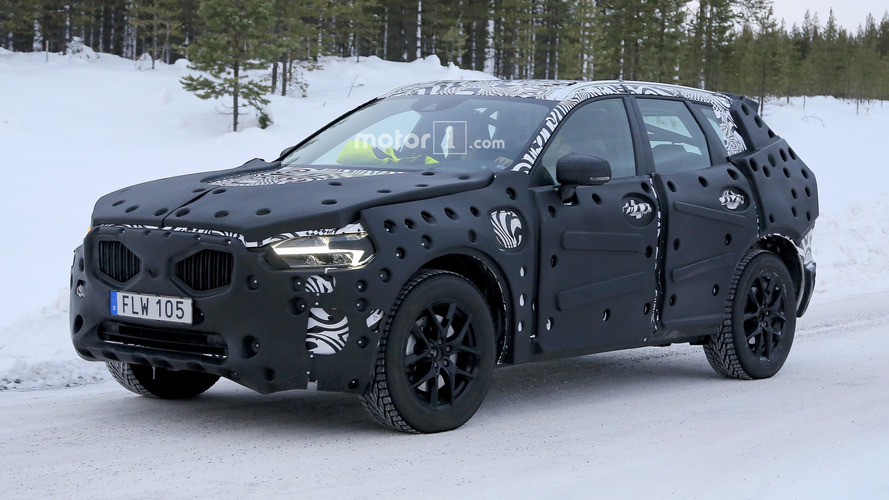 2018 Volvo XC60 casus fotoğrafları