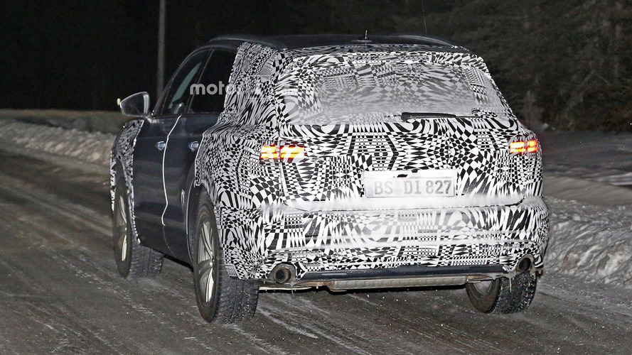2018 VW Touareg spy photo